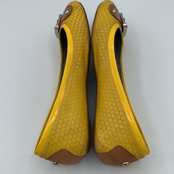 Gianni Bini Flats, sone wear. Size 7M. Good comfort shoes around the house - Picture 4 of 6